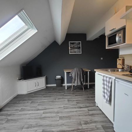Studio "Sous Les Toits", Proche Hyper Centre Et Commerces ! Valenciennes Esterno foto