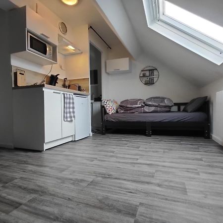 Studio "Sous Les Toits", Proche Hyper Centre Et Commerces ! Valenciennes Esterno foto