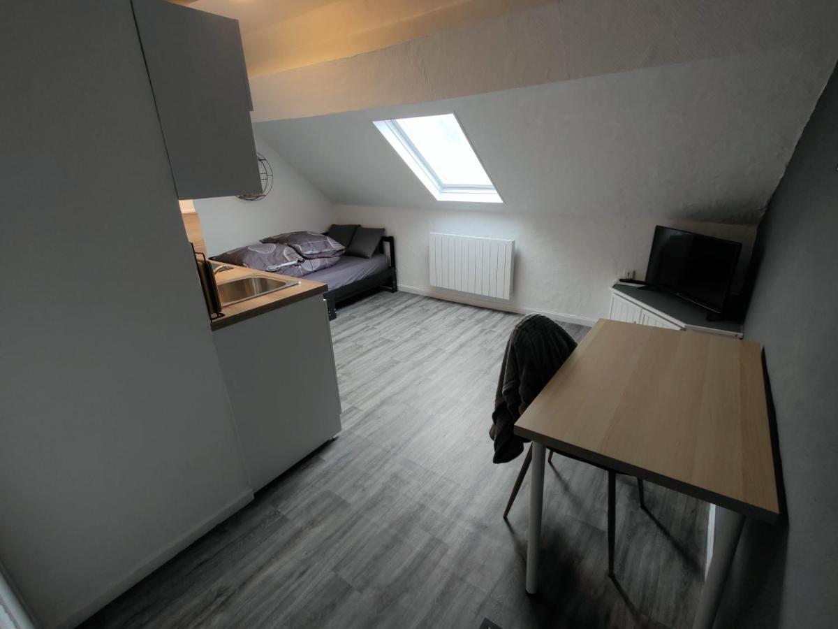 Studio "Sous Les Toits", Proche Hyper Centre Et Commerces ! Valenciennes Esterno foto